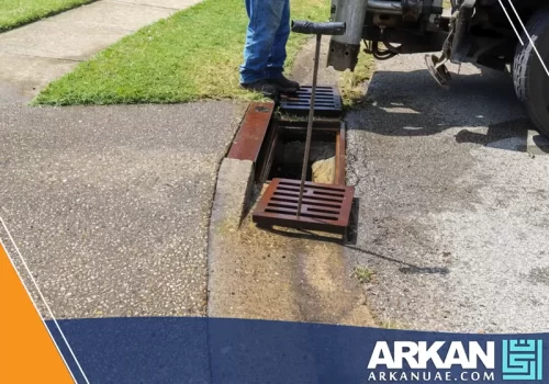 أدوات متطورة لخدمة تسليك المجاري بالضغط الشارقة لضمان تصريف سريع وفعال للمياه.