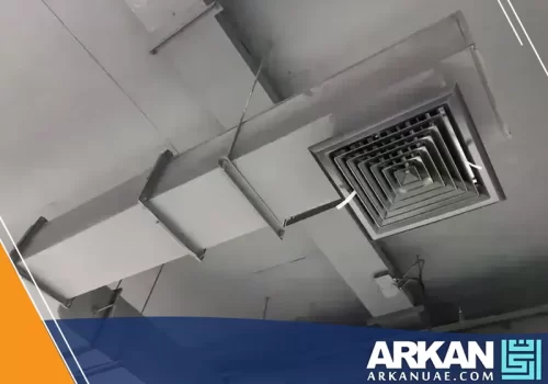 نقطة نهاية مجرى الهواء (الدكت) مع شبكة توزيع الهواء، مُركبة بشكل متناسق. خبراء تركيب المكيفات المركزية وتنفيذ أنظمة التهوية في الإمارات. اتصل بـ شركة أركان التطوير 0527514348.
