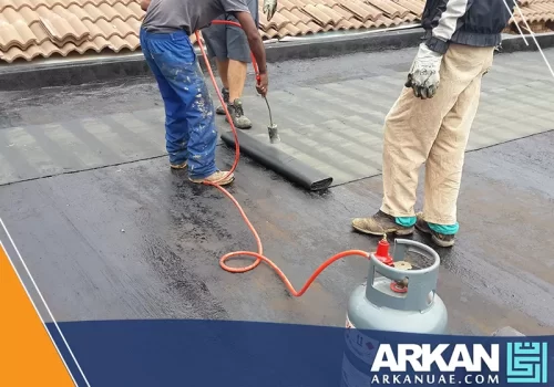 فريق عمل مدرب ومجهز لتنفيذ عزل الأسطح بدقة واحترافية. نحن متخصصون في عزل الممبرين بجميع أنواعه. لخدمات عزل الأسطح في الشارقة، لا تتردد في الاتصال بـ شركة أركان التطوير 0527514348.