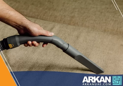 تنظيف كنب احترافي باستخدام أجهزة شفط عميق تقدمه شركة تنظيف كنب في ام القيوين لإزالة الأوساخ والبقع بدقة