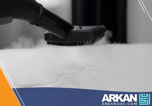 تنظيف عميق للمراتب باستخدام أجهزة متخصصة ضمن خدمات شركة تنظيف بالبخار في ام القيوين لإزالة الأوساخ والبقع بكفاءة