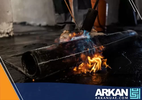 عزل اسطح بالإيبوكسي في ابوظبى عملية دمج اللفائف البيتومينية بالحرارة لضمان تماسك مثالي ومنع تسرب المياه. نوفر أفضل أنواع العزل المائي للأسطح في أبو ظبي. احصل على ضمان لسنوات طويلة مع شركة أركان التطوير 0527514348.