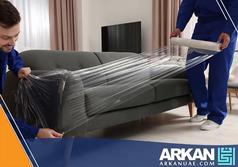 الفريق المتخصص يقوم بنقل الأثاث بأعلى جودة وأمان، مع الحرص على حماية جميع الأغراض أثناء النقل.