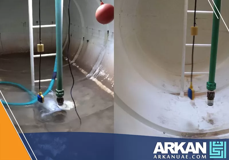 غسيل خزانات المياه في الشارقة 0527514348 أركان التطوير الصورة تظهر خزان مياه أثناء عملية التنظيف باستخدام مضخة وخراطيم، مع فلوتر للمراقبة.